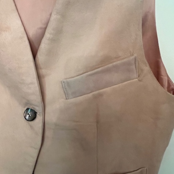 Blush pink lambskin and silk Kenar  vest in size Medium - no cleaning needed - Picture 2 of 4
